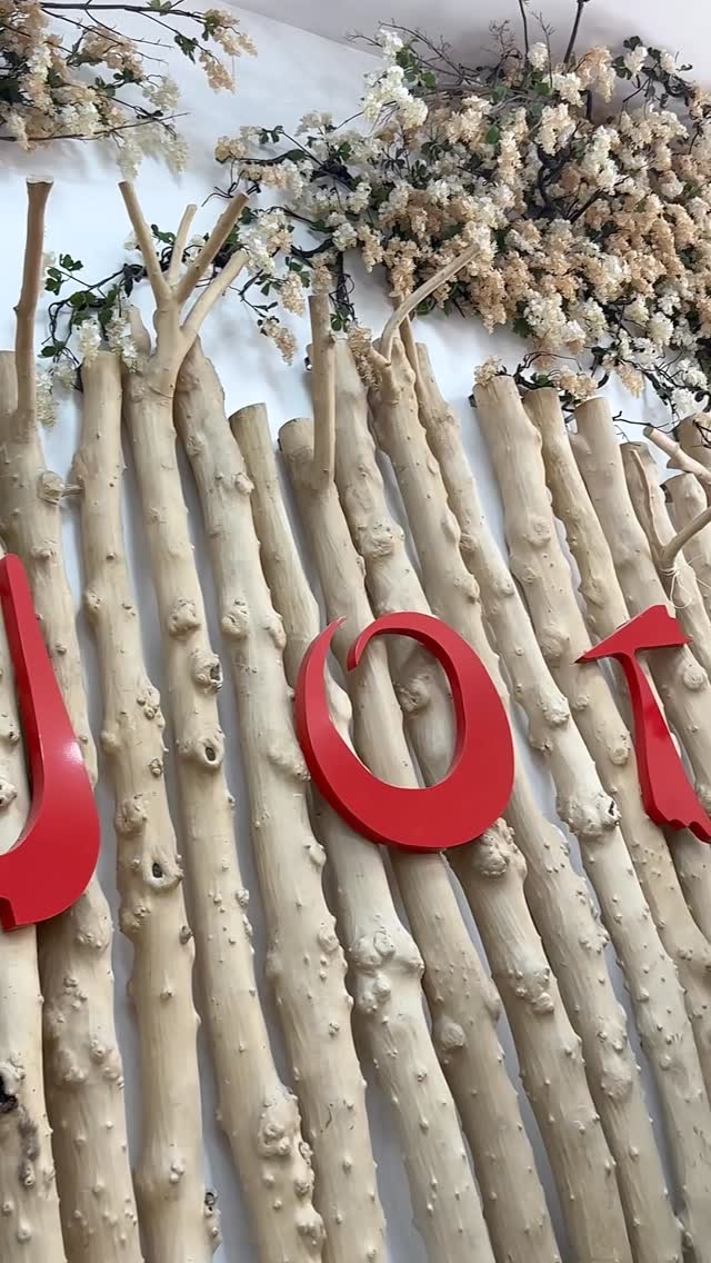 Logo Jot Madrid sobre bambú natural con flores secas - Colección moda boho chic Lykke