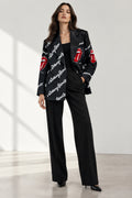 Blazer negro con labios rojos YOLYKKE