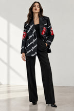 Blazer negro con labios rojos YOLYKKE