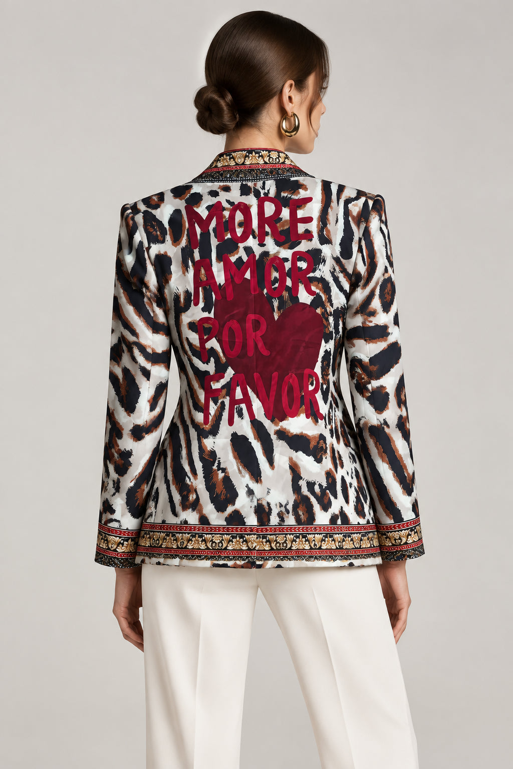 Blazer animal print con corazón y mensaje YOLYKKE