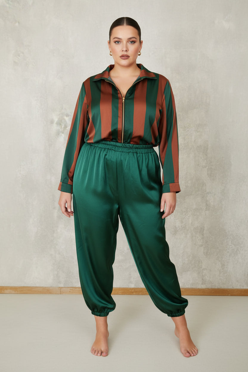 Conjunto Curvy Bomber Rayas + Jogger Satén Verde Botella | YOLYKKE