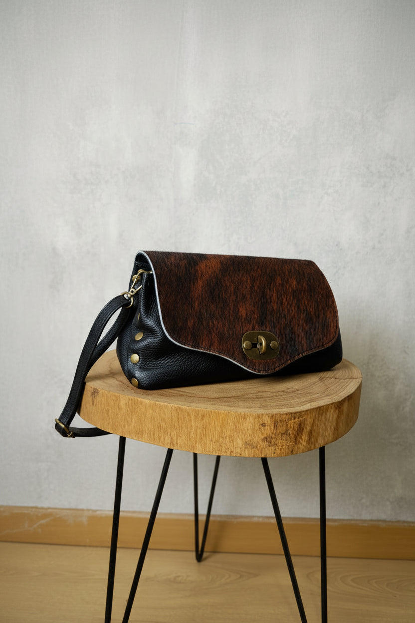 Bolso Bandolera 100% Cuero Potro Pelo Solapa Asa Larga | YOLYKKE