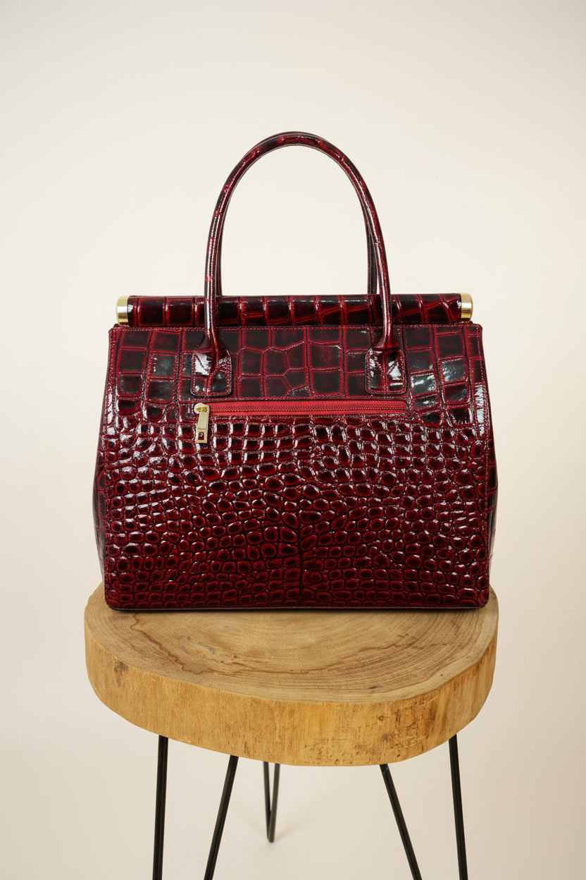 Bolso Tote Cuero Grabado Cocodrilo Lacado Burdeos Herrajes Dorados | YOLYKKE
