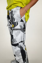 Pantalón Cargo Floral Acuarela Pliegues Rodilla | Wendy Trendy