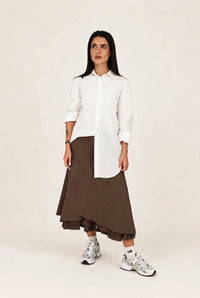 Camisa blanca larga de corte amplio