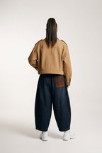Pantalón Vaquero Harem con Bolsillos Marrones | Nefelibata