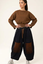 Pantalón Vaquero Harem con Bolsillos Marrones | Nefelibata