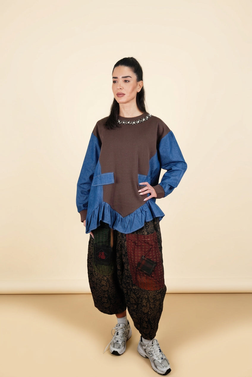 Camiseta Combinada con Vaquero y Cuello de Pedrería y Perlas | Nefelibata
