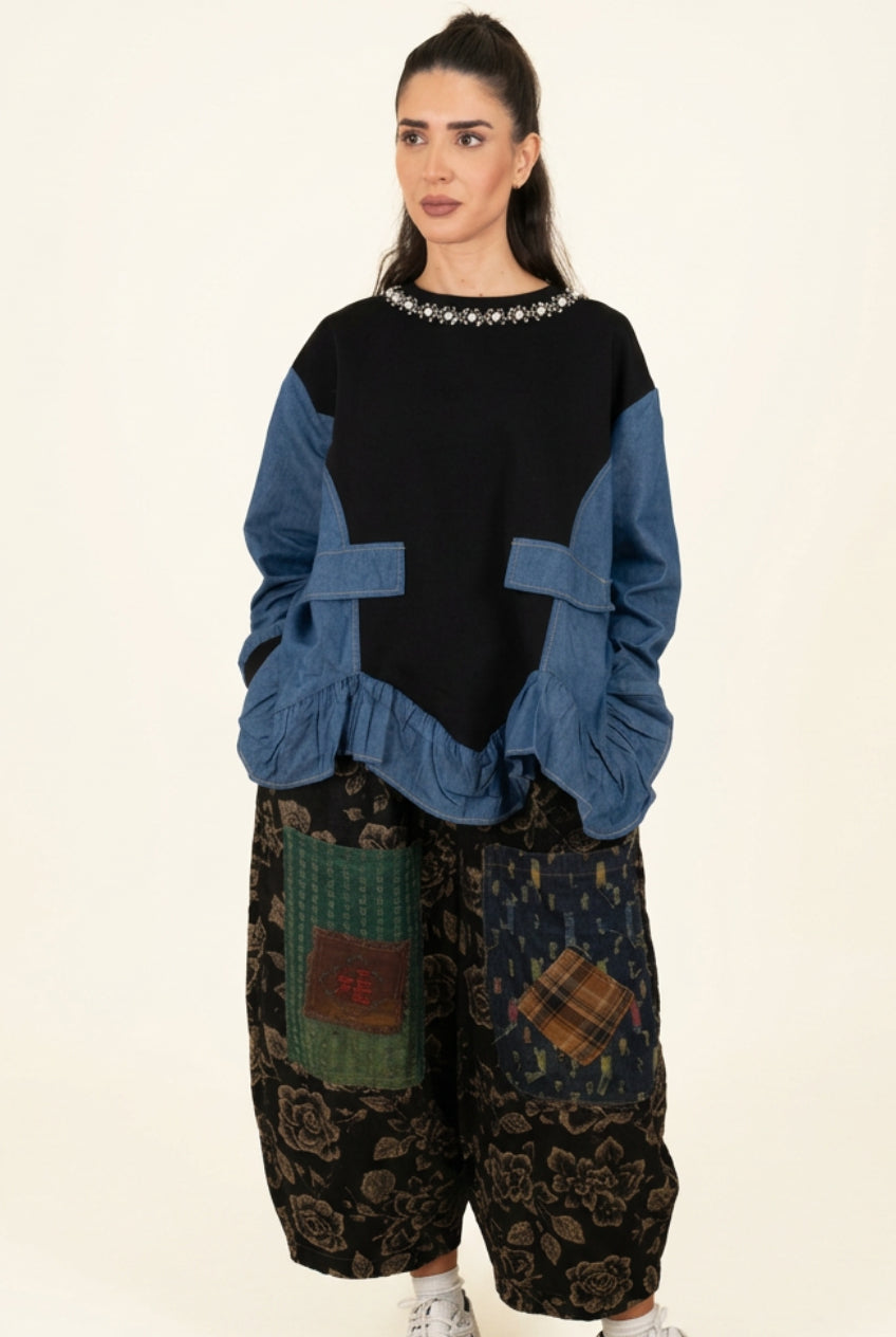 Camiseta Combinada con Vaquero y Cuello de Pedrería y Perlas | Nefelibata