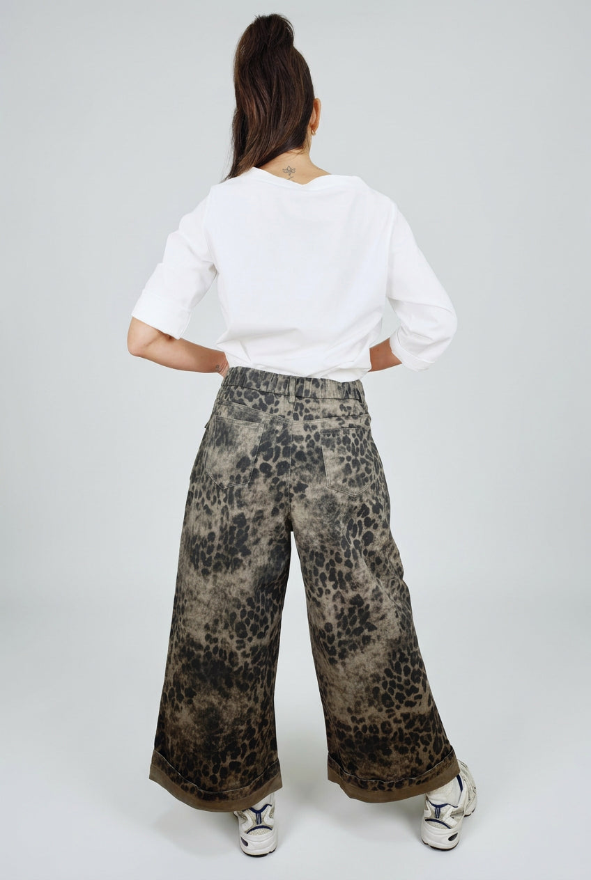 Pantalón Vaquero Animal Print con Riñonera Lateral | Nefelibata