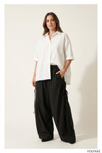 Pantalón amplio con bolsillos fruncidos y lazada Milano