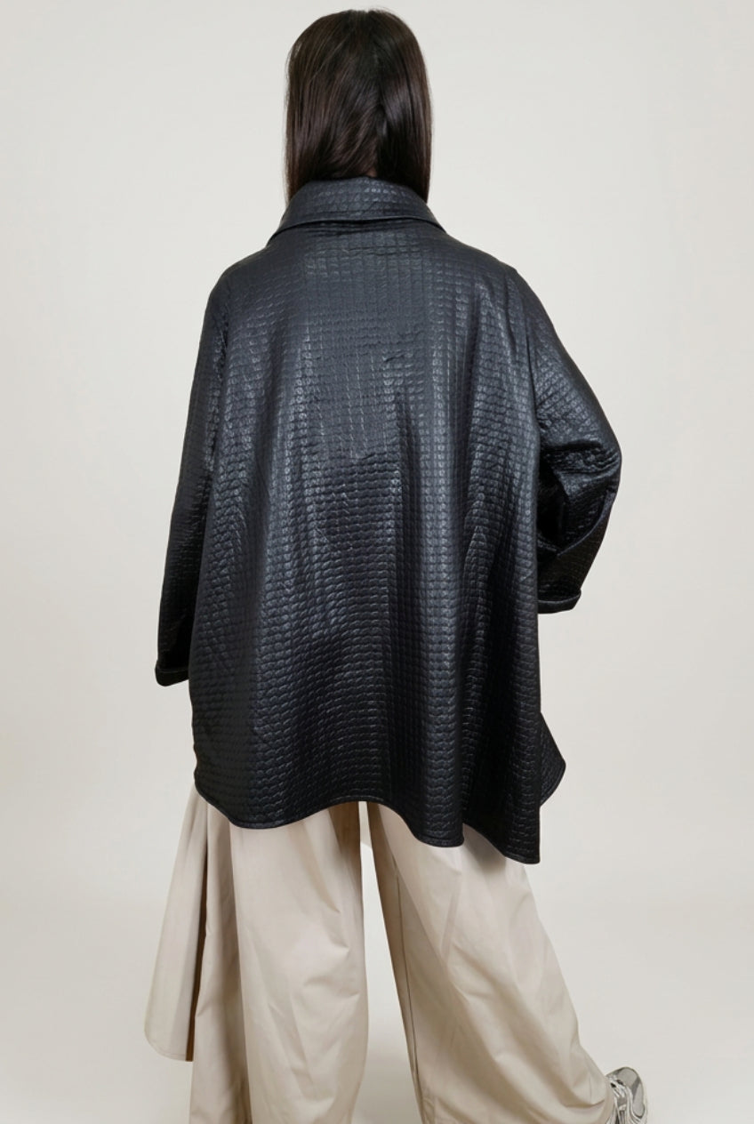 Chaqueta asimétrica de polipiel grabada Milano