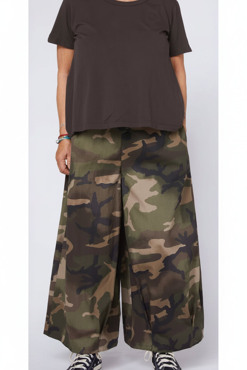 Pantalón Palazzo Camuflaje Militar Pantacourt | Wendy Trendy
