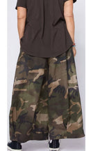 Pantalón Palazzo Camuflaje Militar Pantacourt | Wendy Trendy