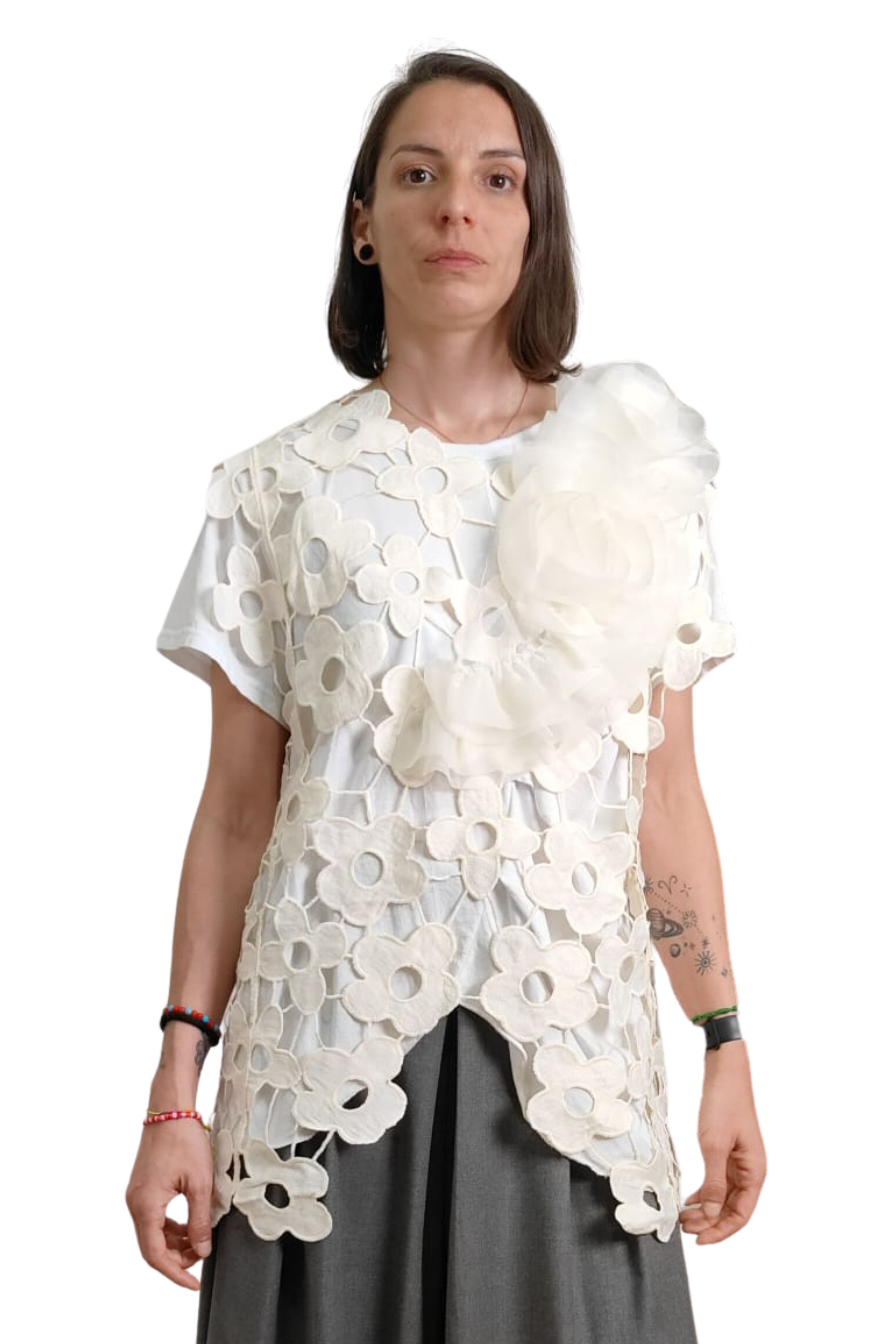 Camiseta Red Blanca Flores Tul - Nefelibata
