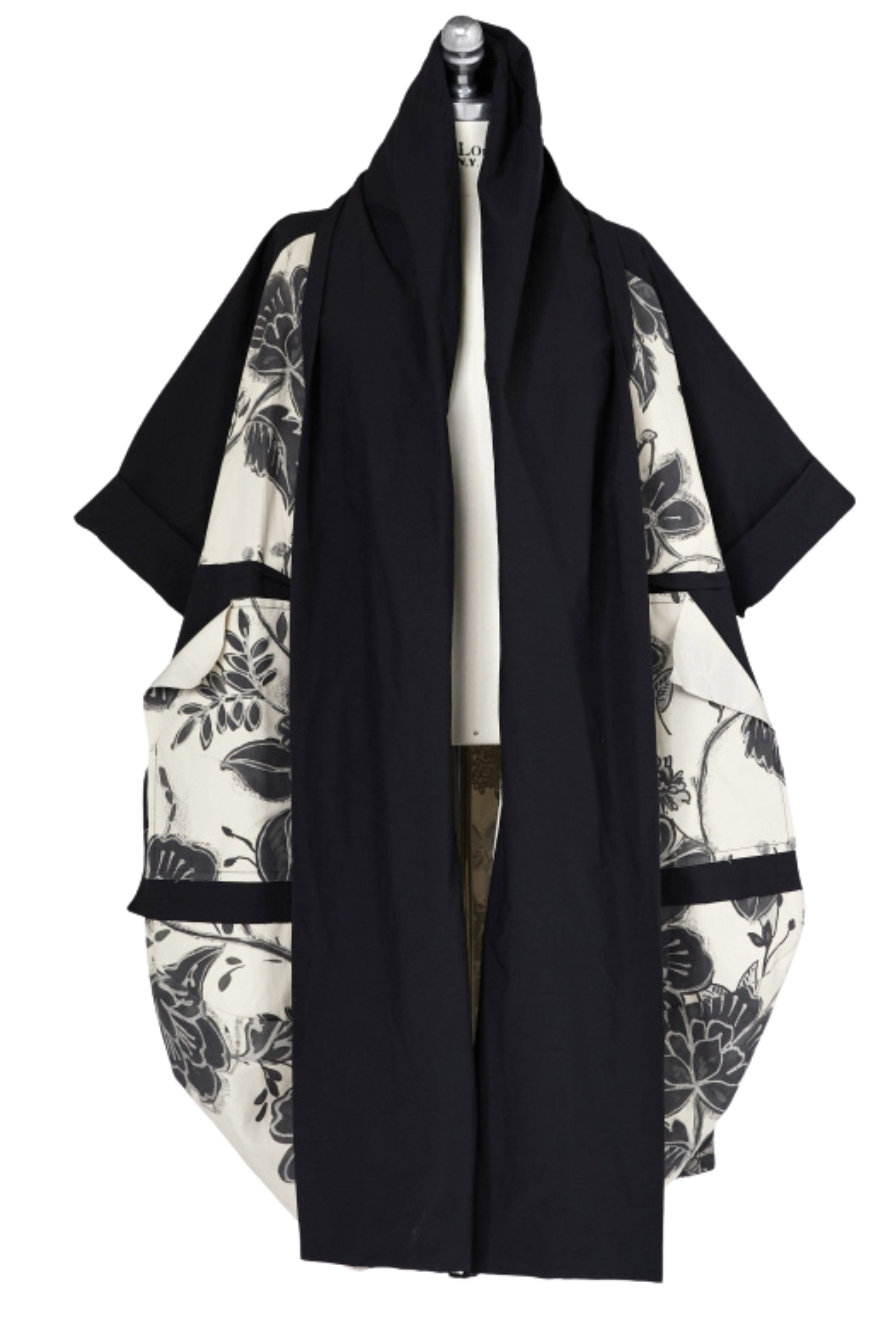 Abrigo Oversize Floral Mangas Negras Wendy Trendy