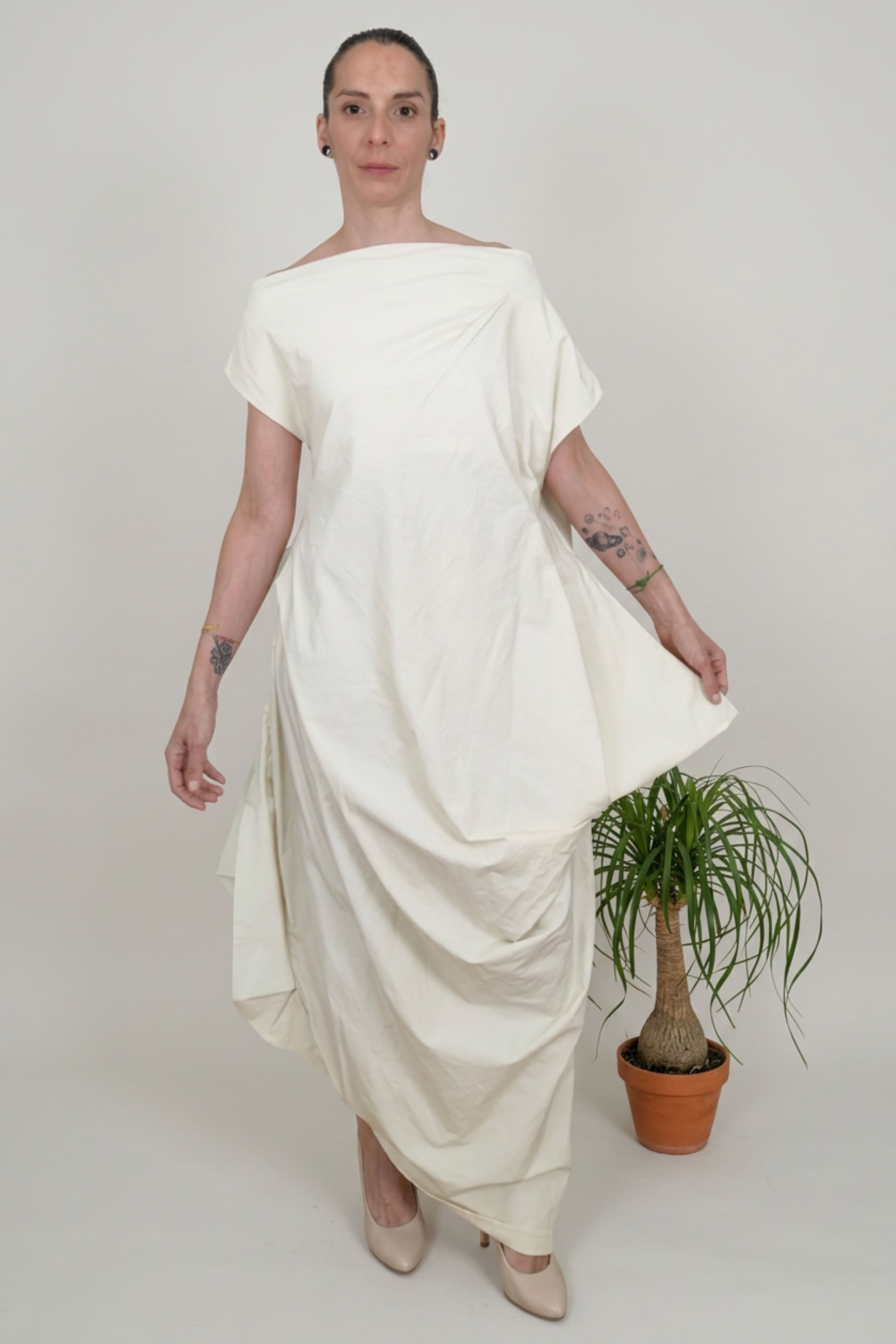 Vestido Asimétrico Drapeado| YOLYKKE