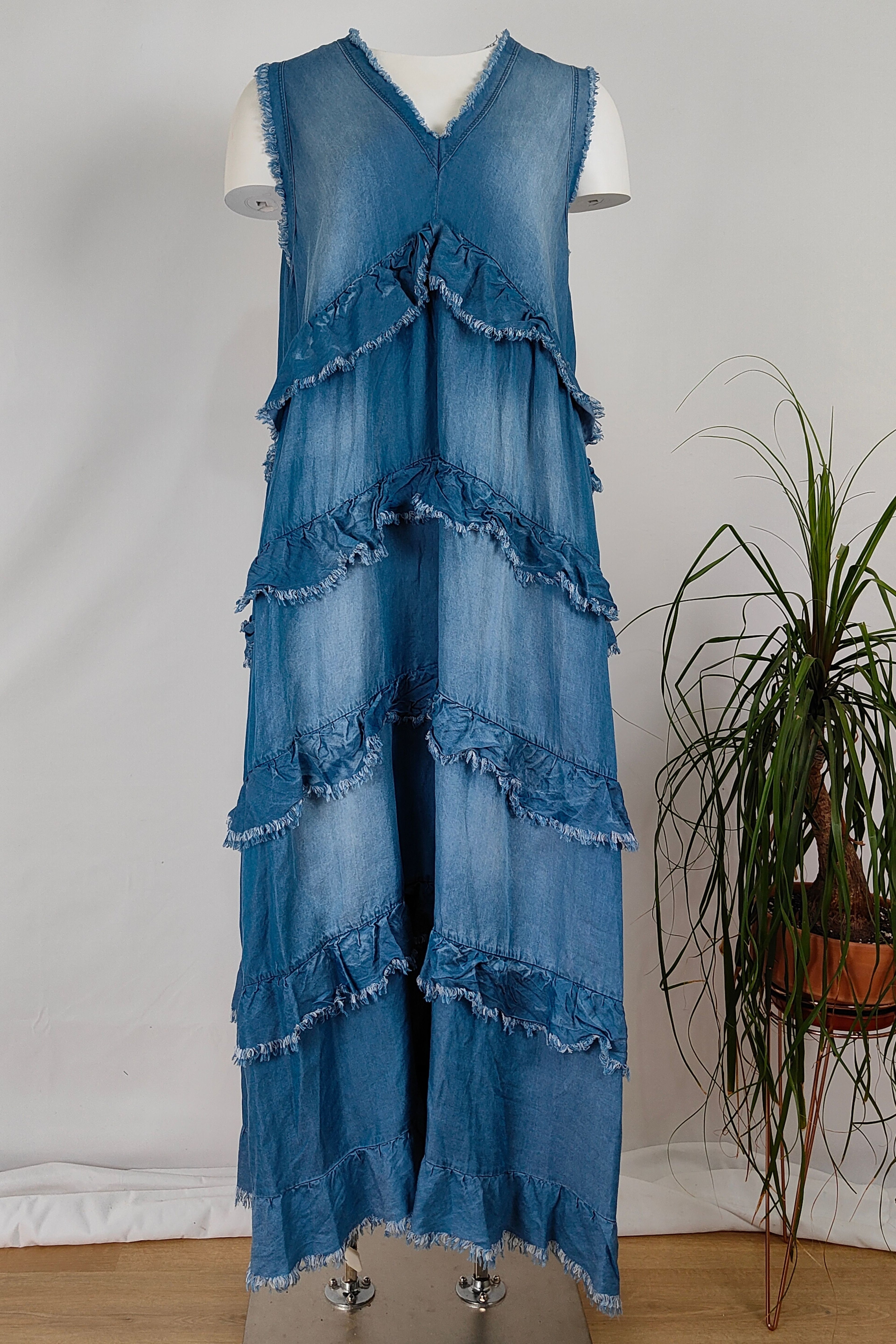 Vestido Largo Denim Capas Deshilachadas