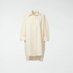 Camisa blanca larga de corte amplio