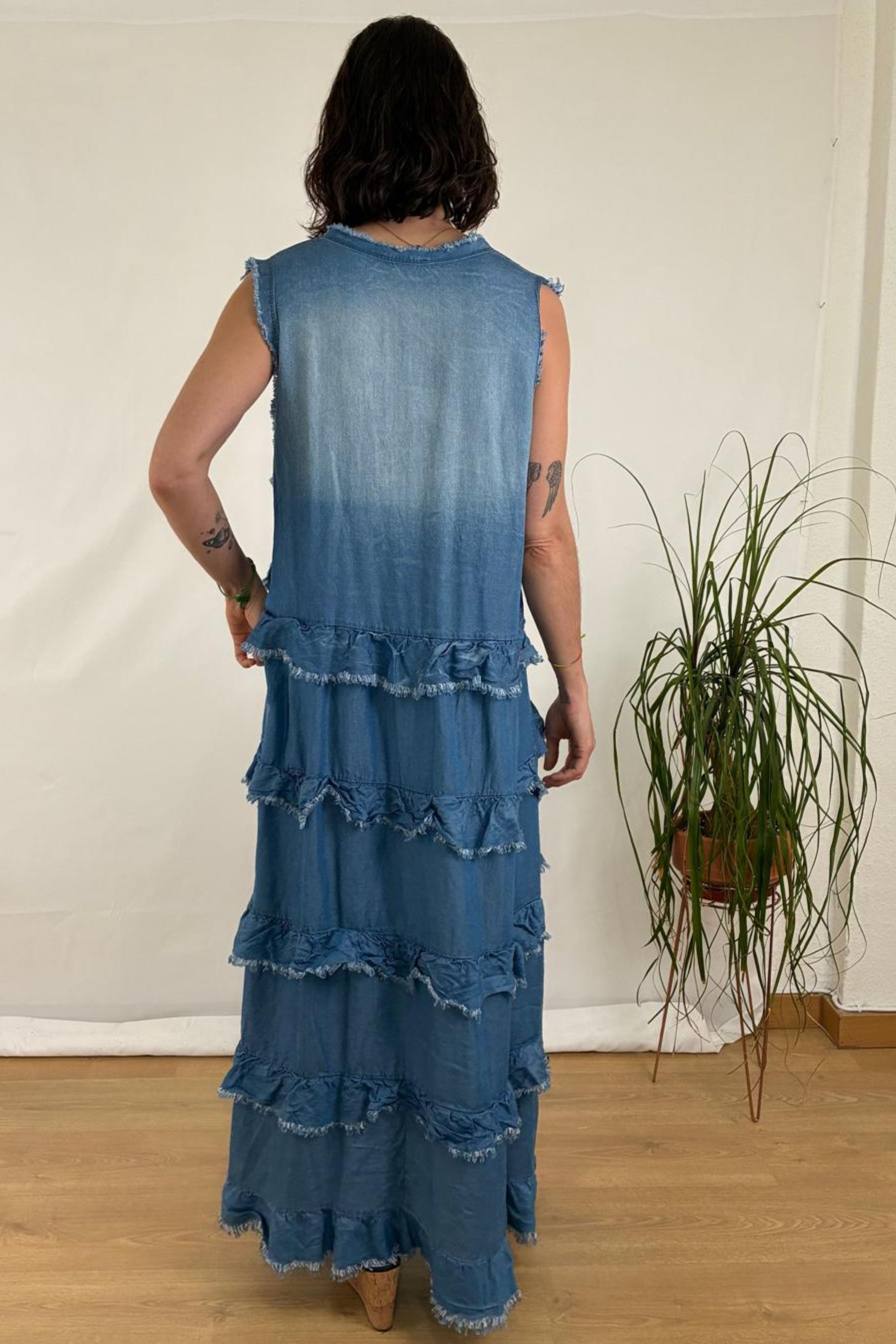 Vestido Largo Denim Capas Deshilachadas