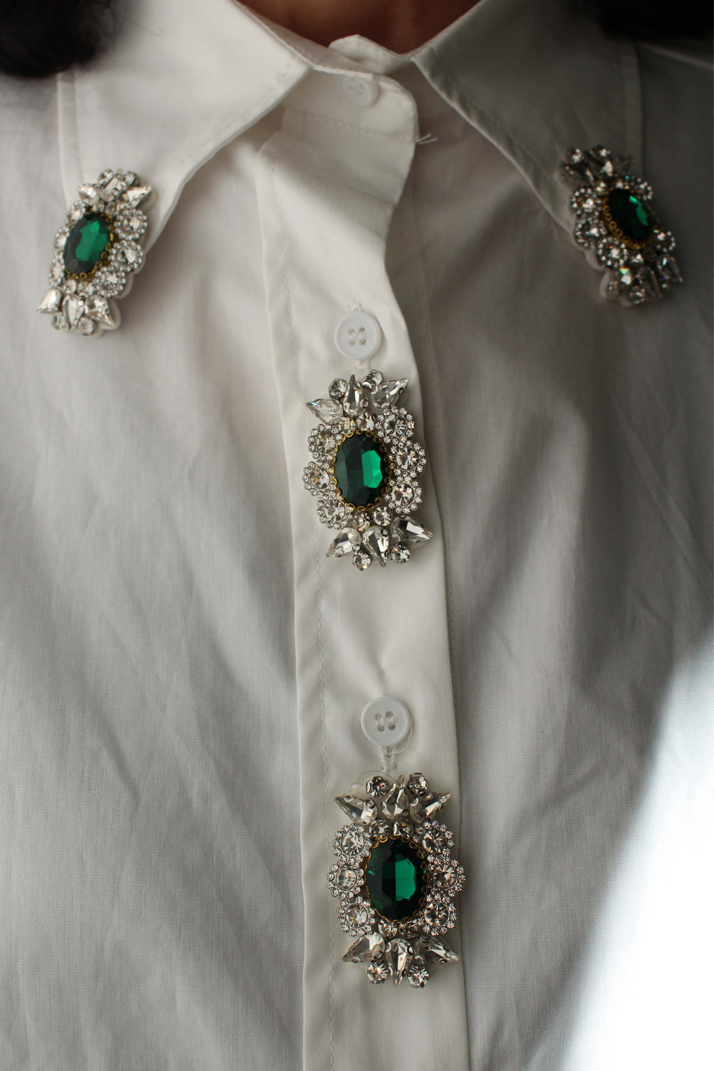 Camisa Blanca Broches Cristales - Nefelibata