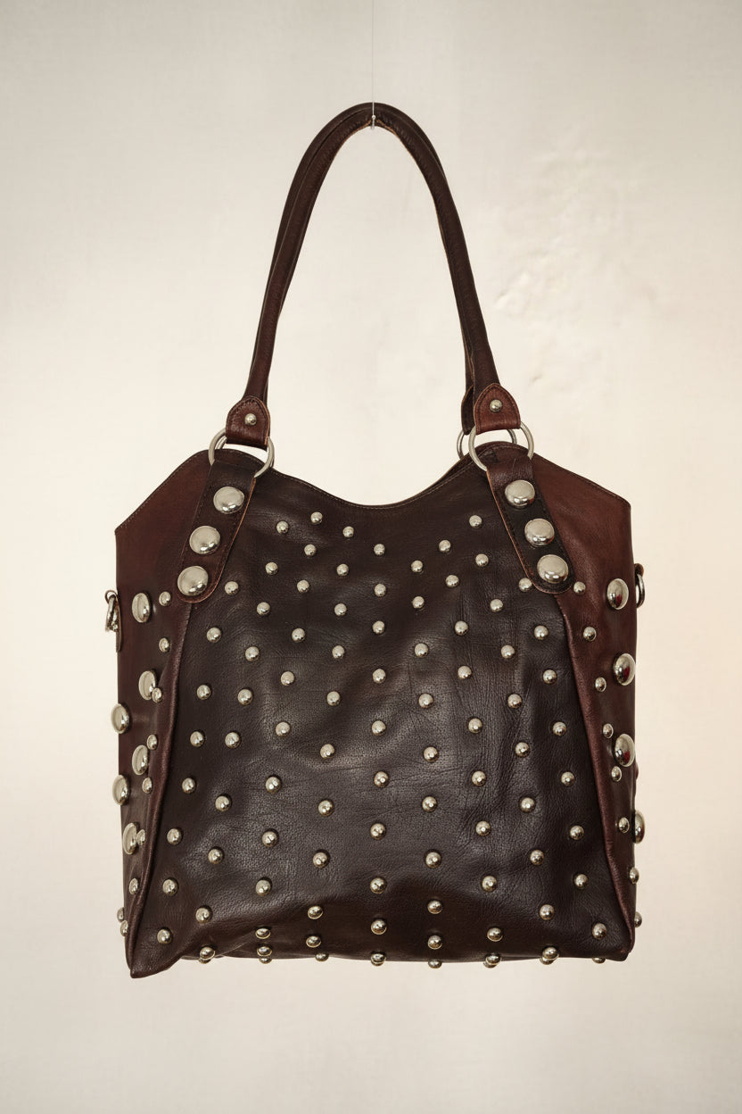 Bolso Tote Grande Piel Italiana Tachuelas Plateadas Marrón | YOLYKKE