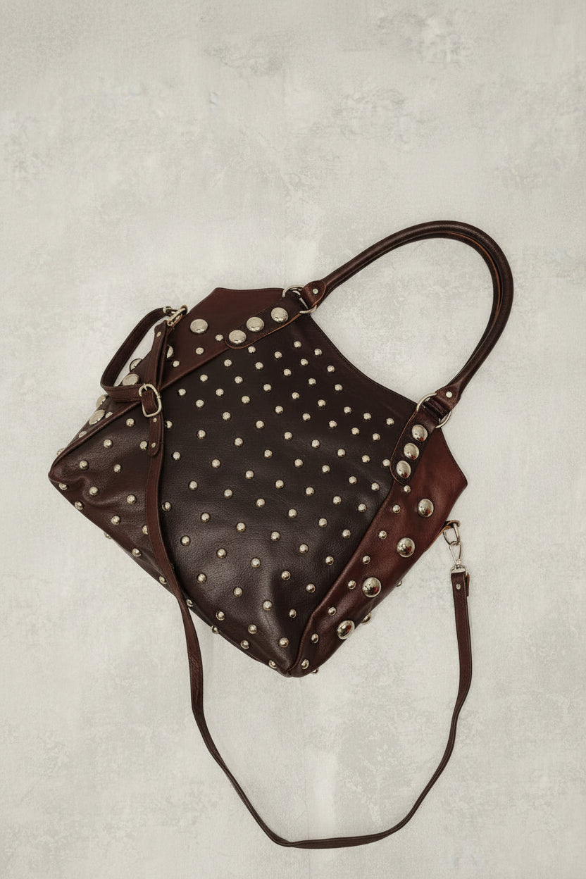 Bolso Tote Grande Piel Italiana Tachuelas Plateadas Marrón | YOLYKKE