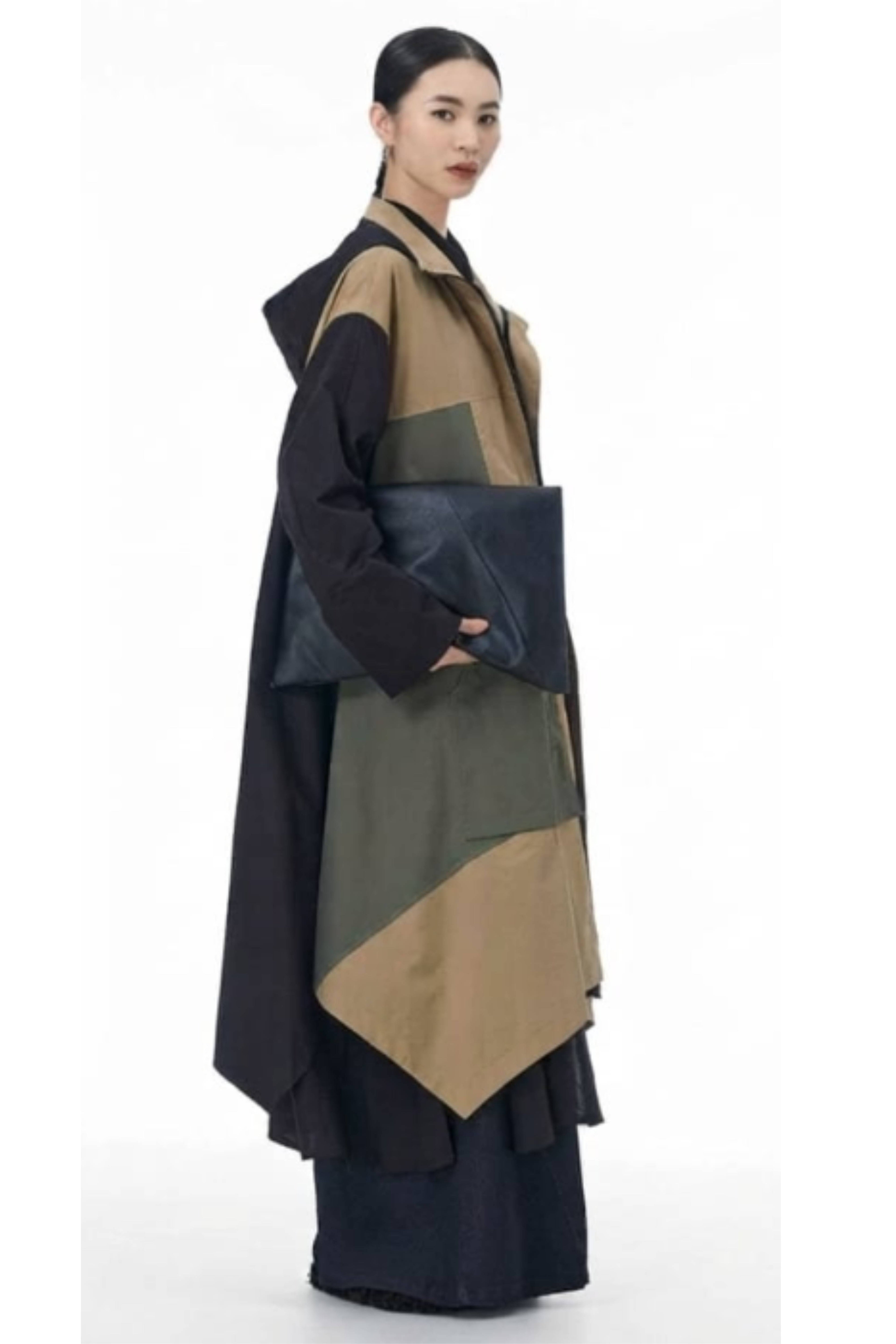 Gabardina Patchwork Color Block Asimétrica Capucha Negro Kaki Camel | Nefelibata