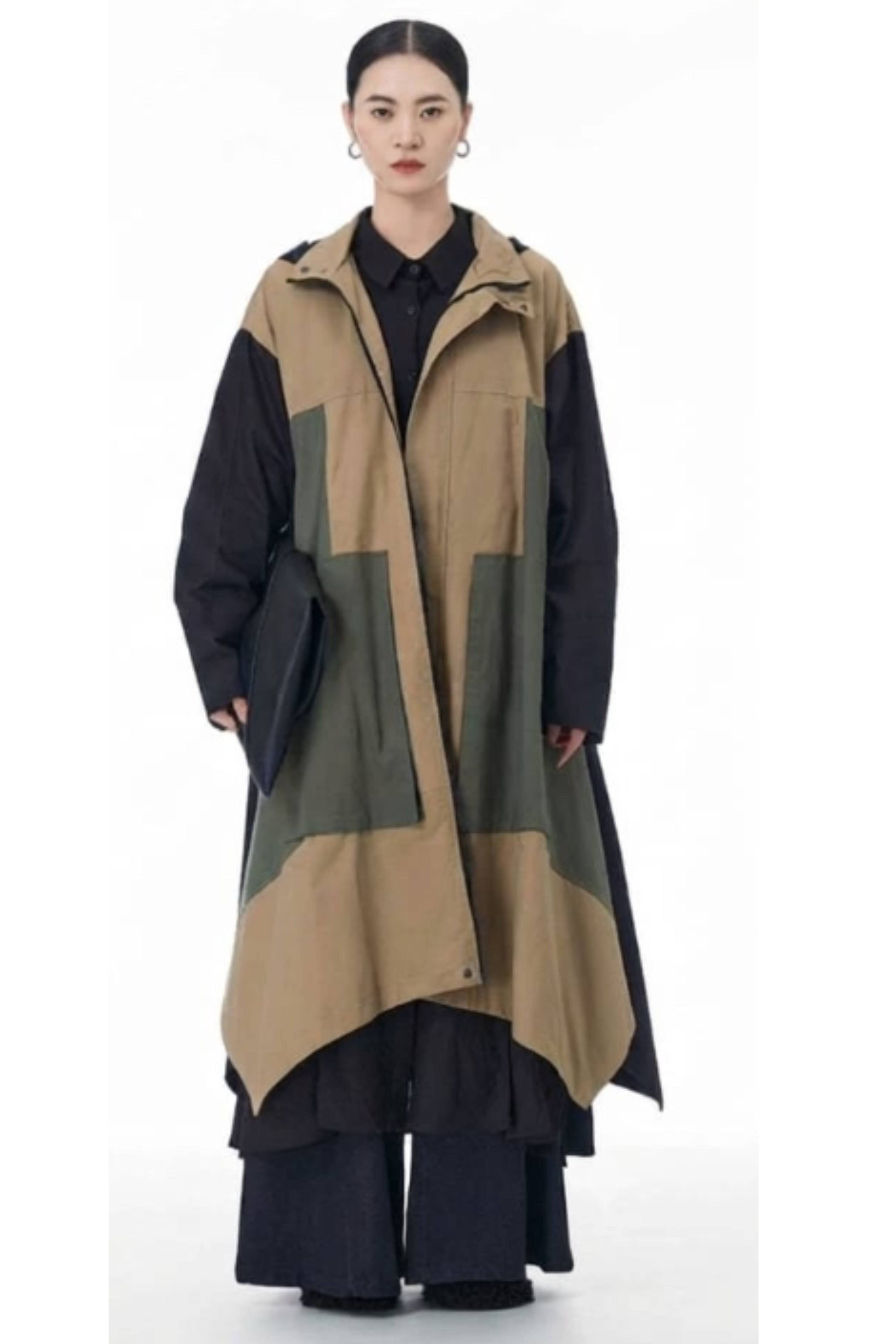 Gabardina Patchwork Color Block Asimétrica Capucha Negro Kaki Camel | Nefelibata