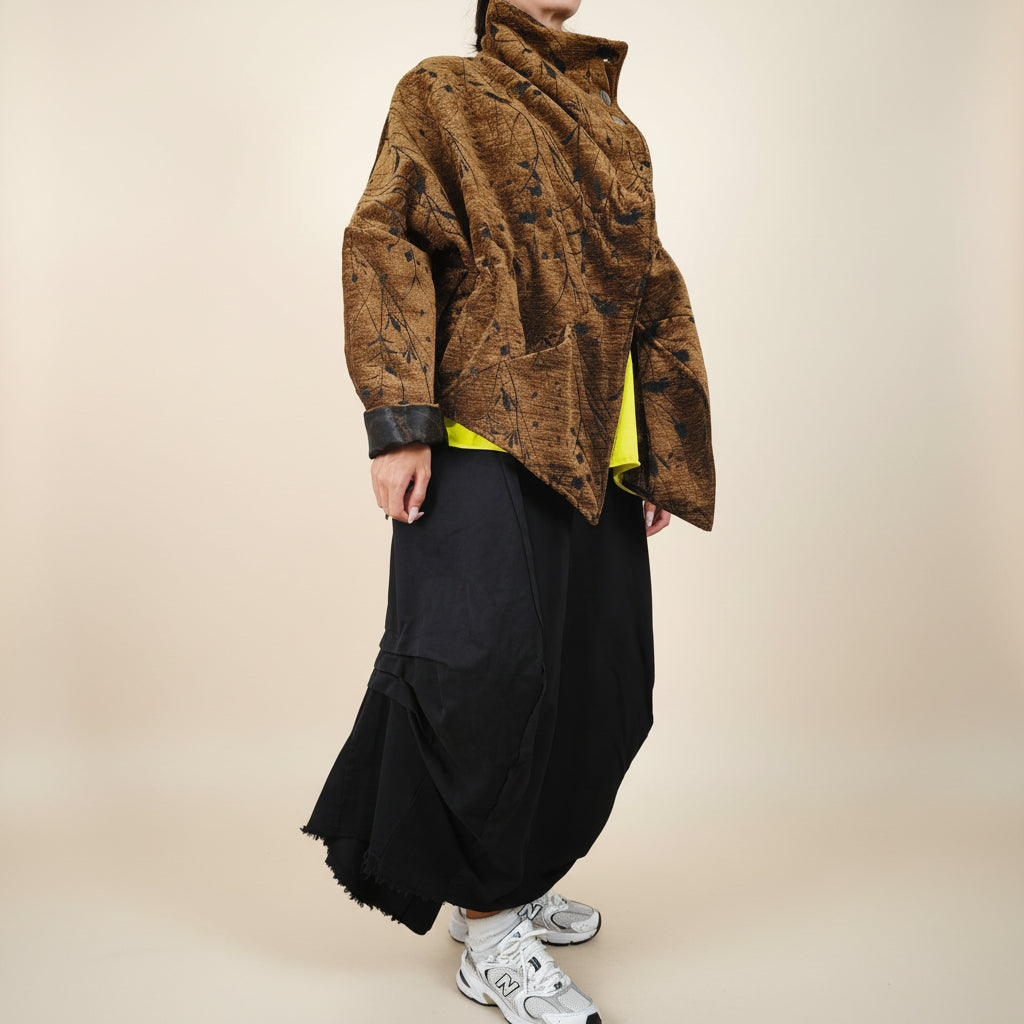 Asymmetrische Yolykke Jacke im japanischen Stil