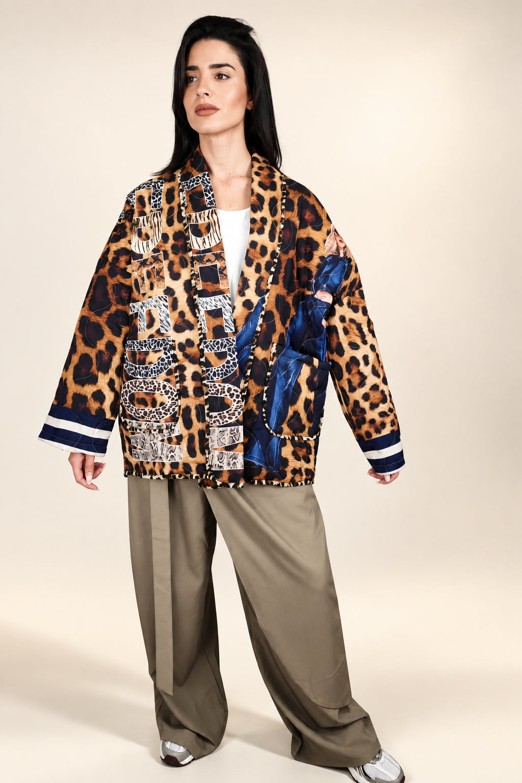 Blazer kimono acolchado estampado leopardo YOLYKKE