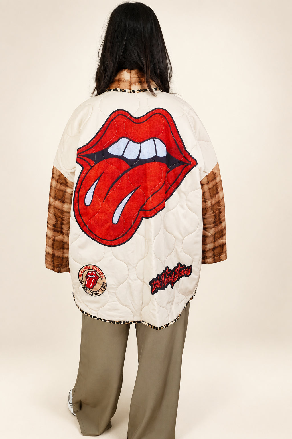 Blazer kimono acolchado con labios YOLYKKE
