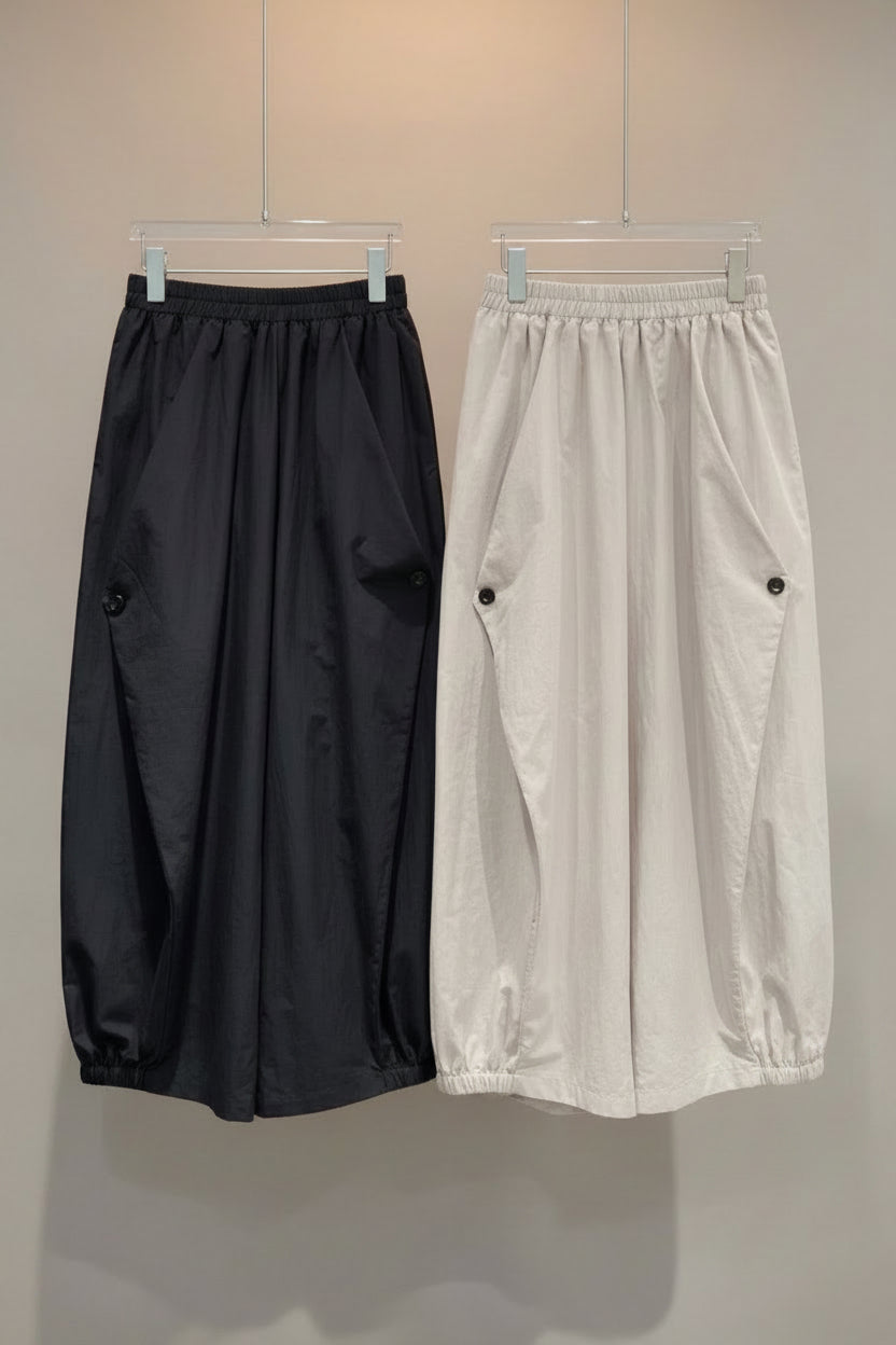 Pantalón Amplio Corte Japonés Bajo Fruncido Negro | Nefelibata
