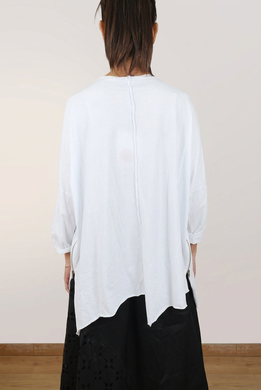 Camiseta amplia de algodón con abertura delantera Wendy Trendy