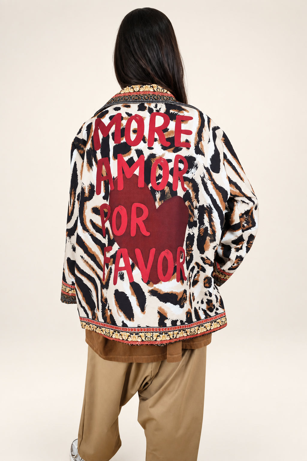 Blazer animal print con corazón y mensaje YOLYKKE