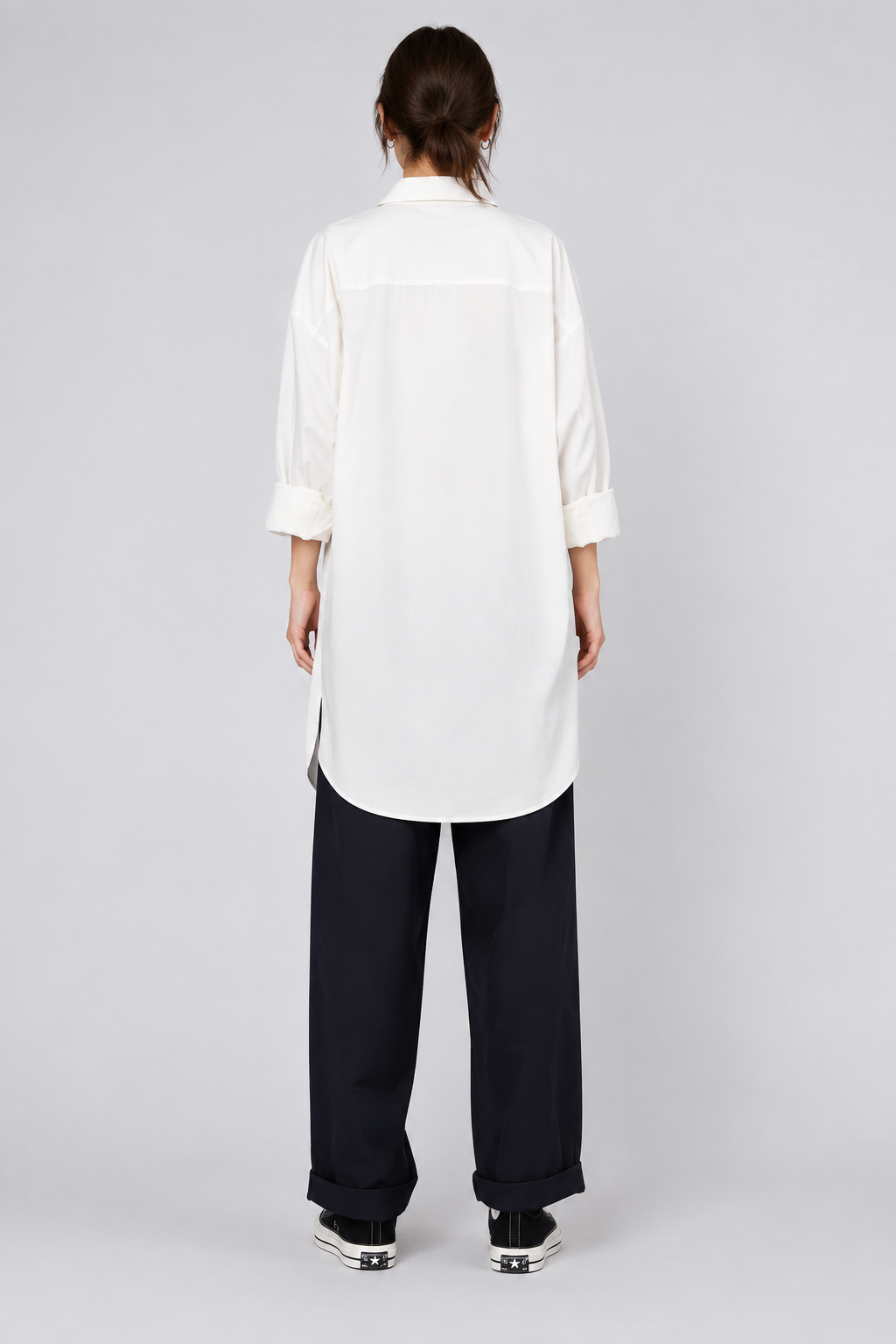 Camisa blanca larga de corte amplio