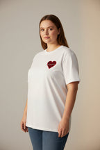 Camiseta Blanca Corazón Toalla Clip Piedras Tallas Grandes | YOLYKKE Curvy