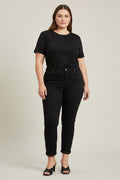 Vaquero Pitillo Elástico Negro Tallas Grandes | YOLYKKE Curvy