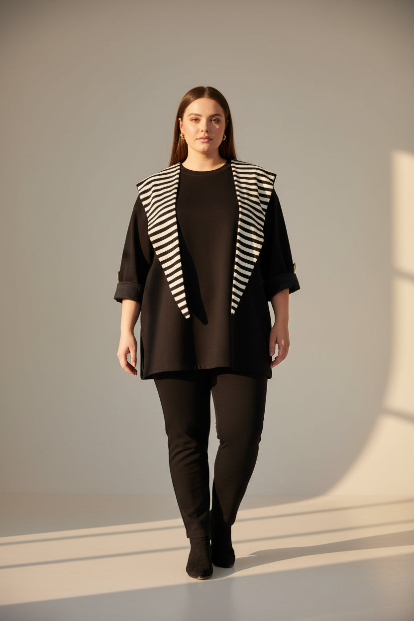 Sudadera Capucha Panel Rayas Blanco Negro Tallas Grandes | YOLYKKE Curvy