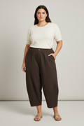 Pantalón Balloon Liso Marrón Chocolate Cinturilla Elástica Curvy | YOLYKKE