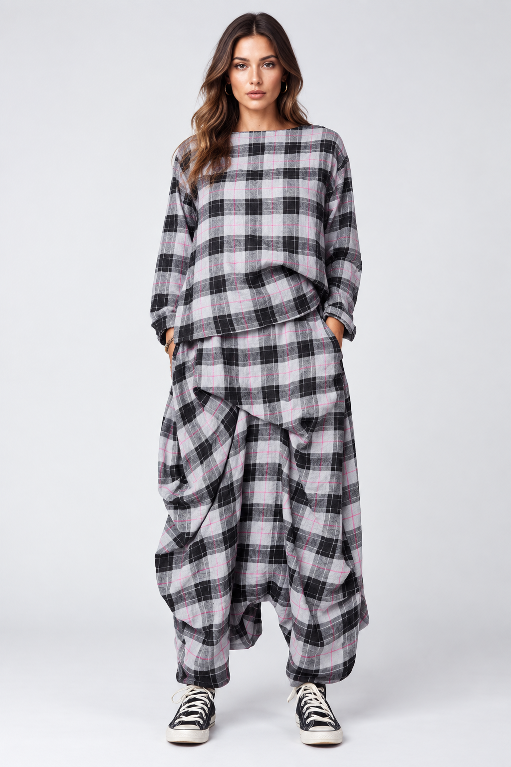 Pantalón de cuadros gris de volumen globo