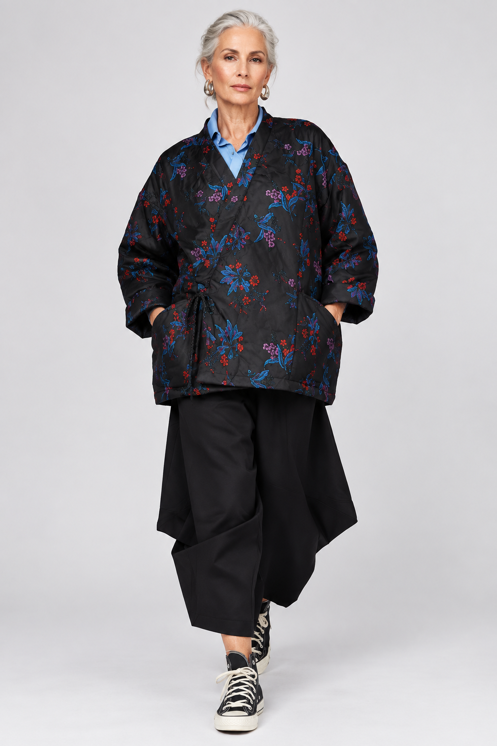 Chaqueta Kimono negra estampada de corte amplio