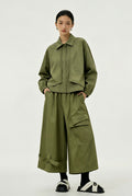 Conjunto de camisa y pantalón amplio con detalles cargo