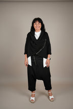 Chaqueta Sudadera Cremallera Cruzada Capucha Negro | Wendy Trendy