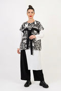 Kurze Weste Schwarz Weiß Tribal Folk Print mit Schnürung | Wendy Trendy