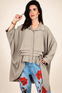Camisa-chaqueta oversize de líneas arquitectónicas YOLYKKE