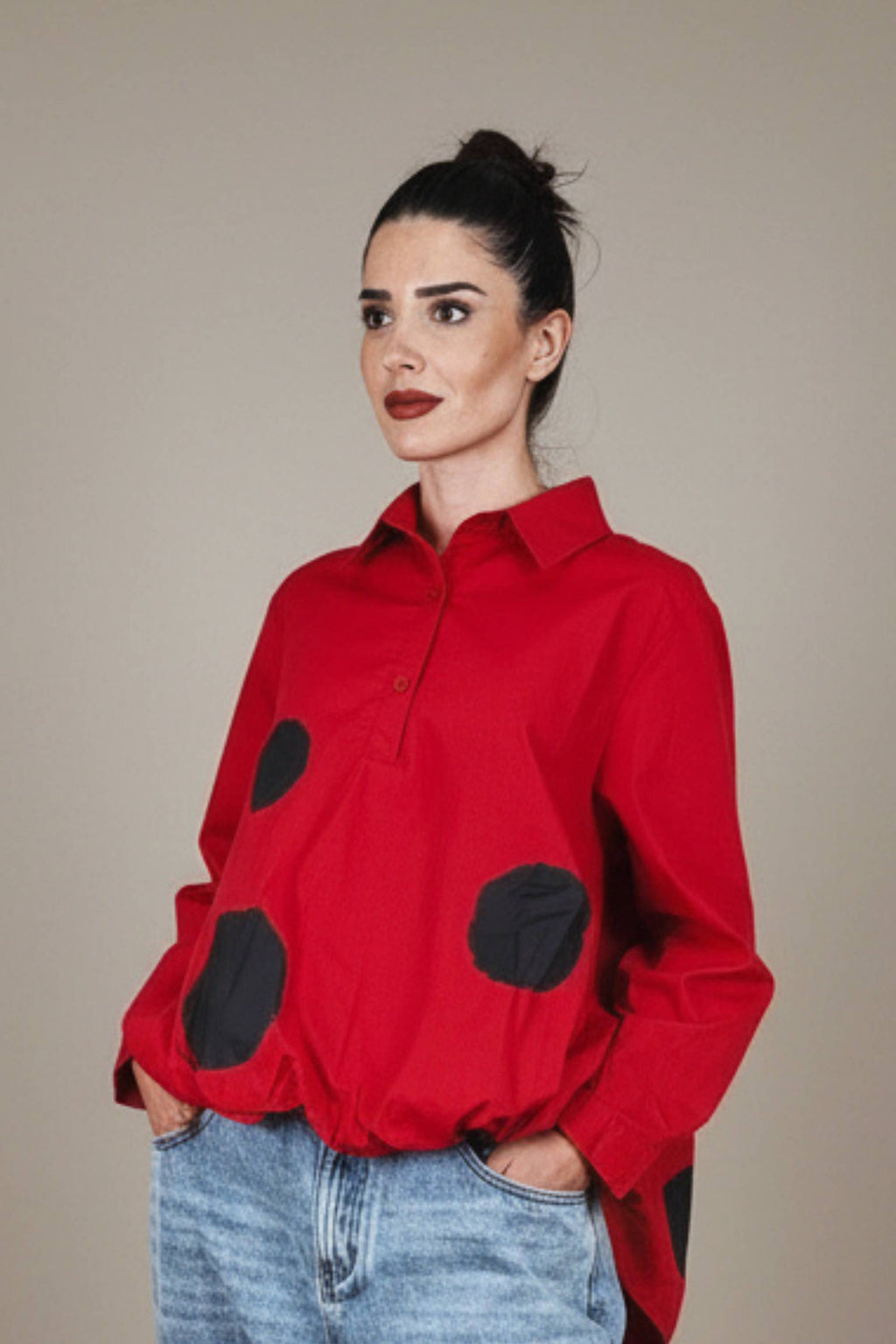 Camisa Lunares Maxi Bajo Globo Asimétrico | Nefelibata