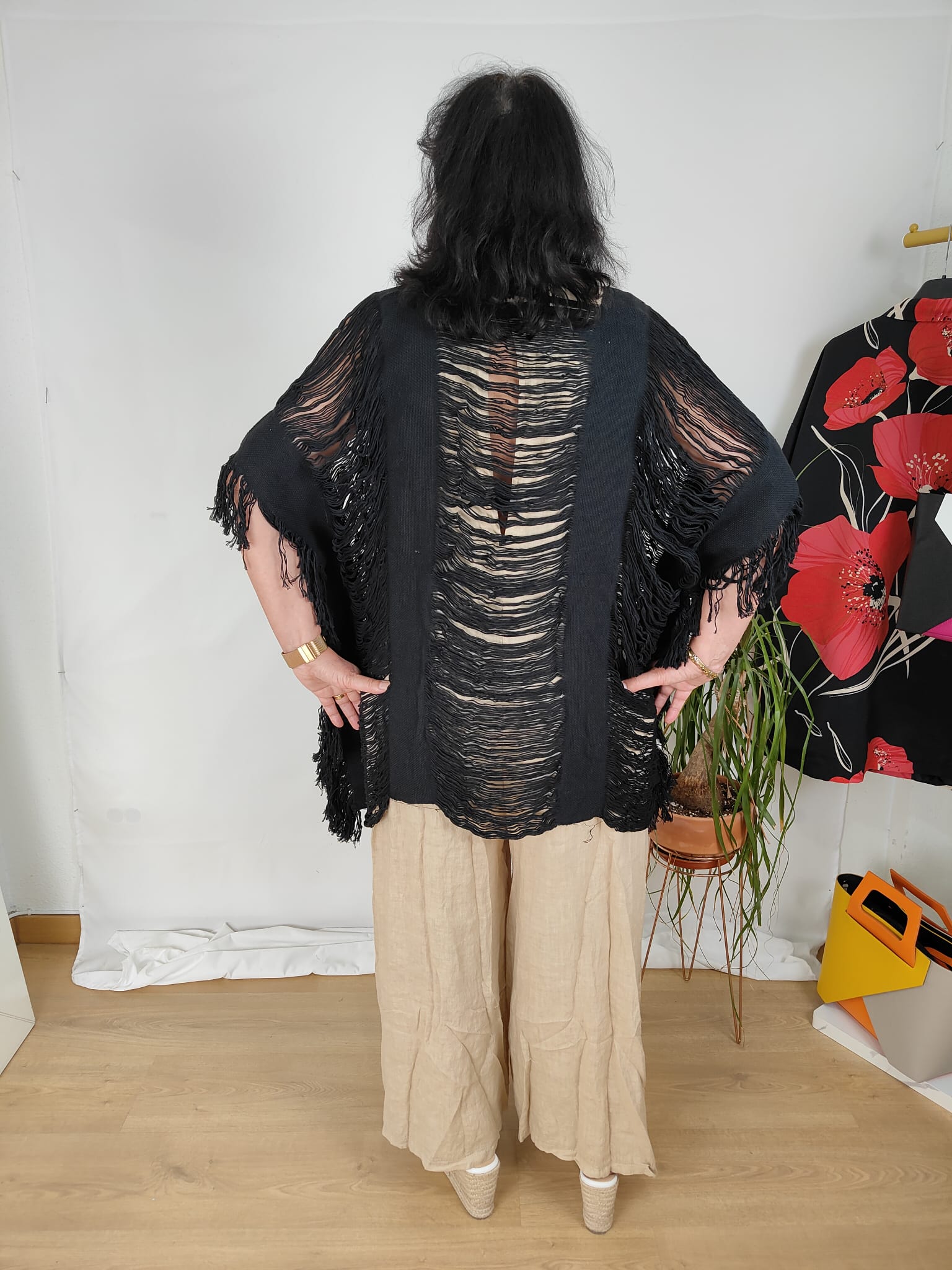 Poncho con Mangas y Flecos Jot_Madrid