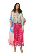 ABRIGO EFECTO ACORDEON MULTICOLO DE JOT_MILANO ABIERTO