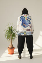 Blazer Multiestampado Mickey Azul Blanca Y Textos De Colores LYKKE